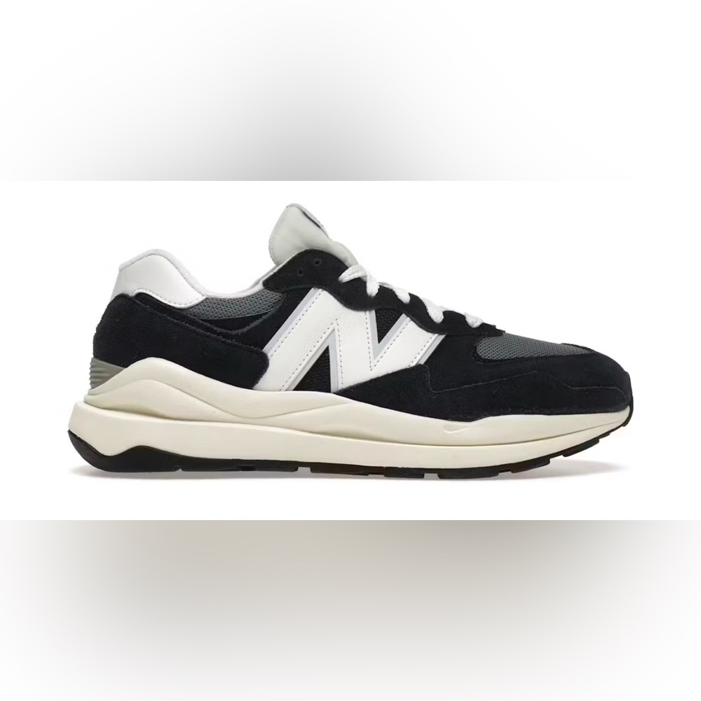 NWOT New Balance x Figs 57/40 Women’s 7